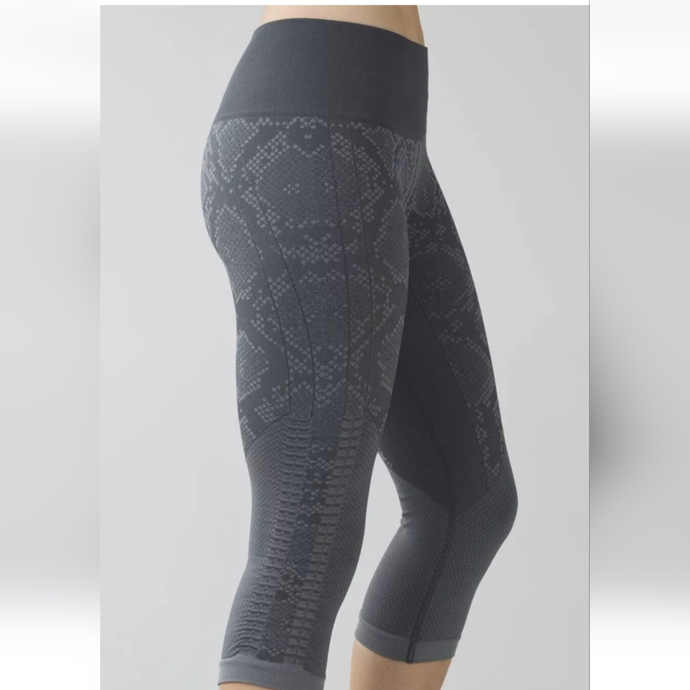 Lululemon In The Flow Snake Print Crop Leggings